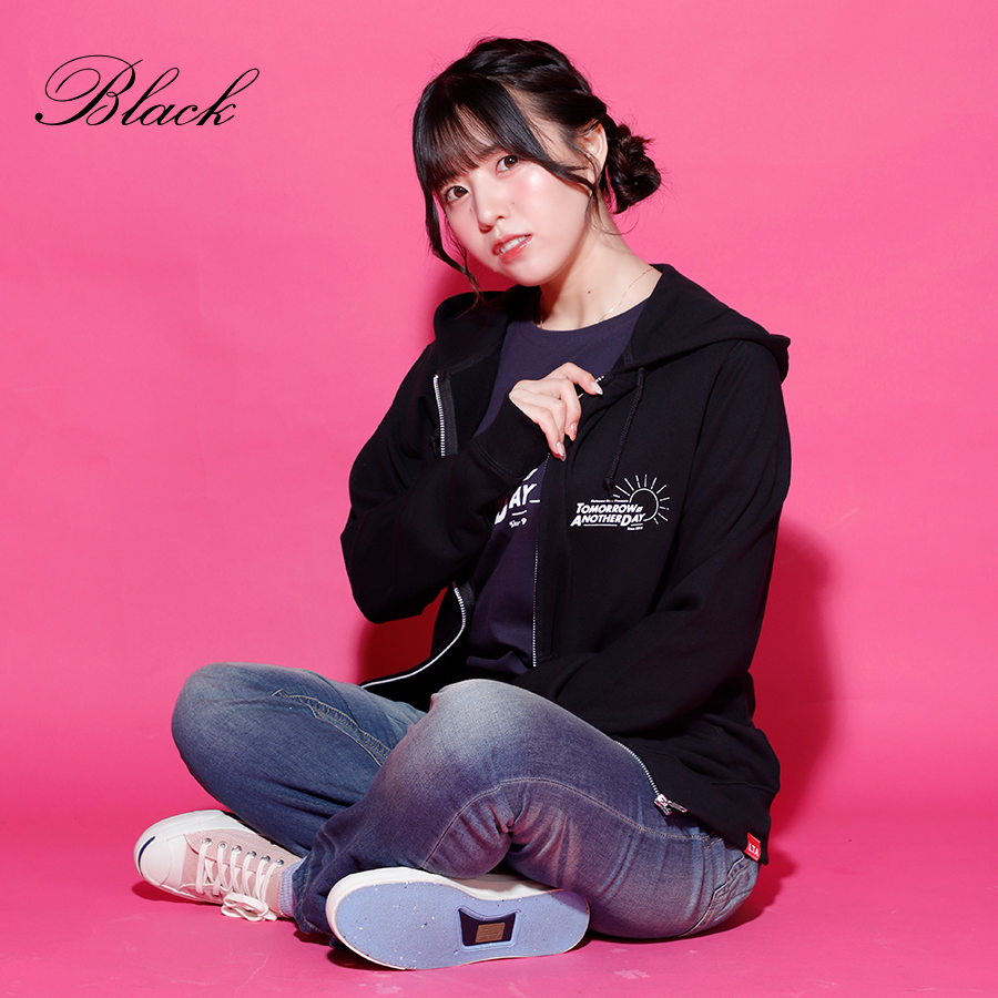 ちゃんみな GALLERIE コラボ クロップドパーカー I’mPOP新品未開封 ちゃんみな GALLERIE コラボ クロップドパーカー I'mPOP新品未